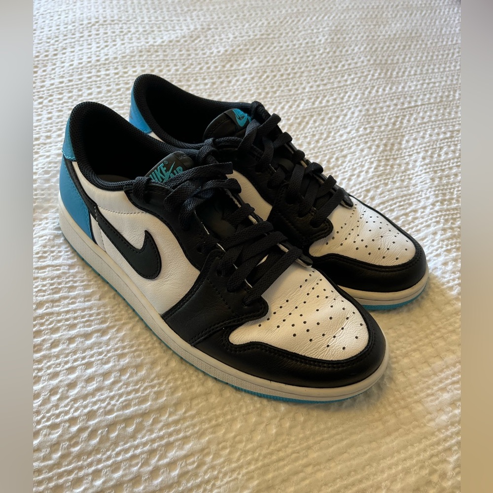 Air Jordan 1 Retro Low OG UNC